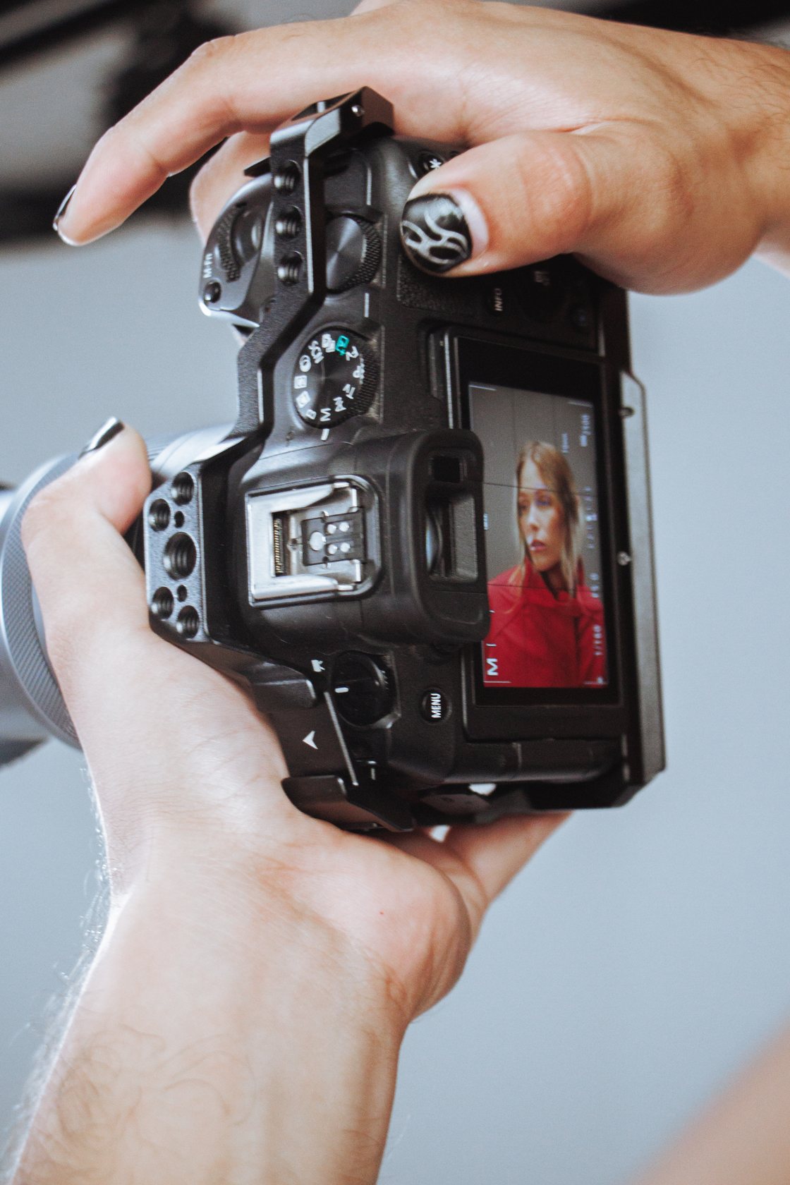 THE FIT documentary photo: the camera screen showing the model